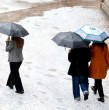 Revisa en detalle el aviso por probabilidad de tormentas eléctricas en la Región Metropolitana y otras dos regiones del país. Según la DMC, podrían registrarse granizos y fuertes vientos en algunos sectores.