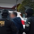 Un funcionario de Gendarmería con más de 20 años de servicio fue detenido por cohecho en el centro de detención de Llancahue, en Los Ríos. La PDI investiga si hay más trabajadores involucrados.