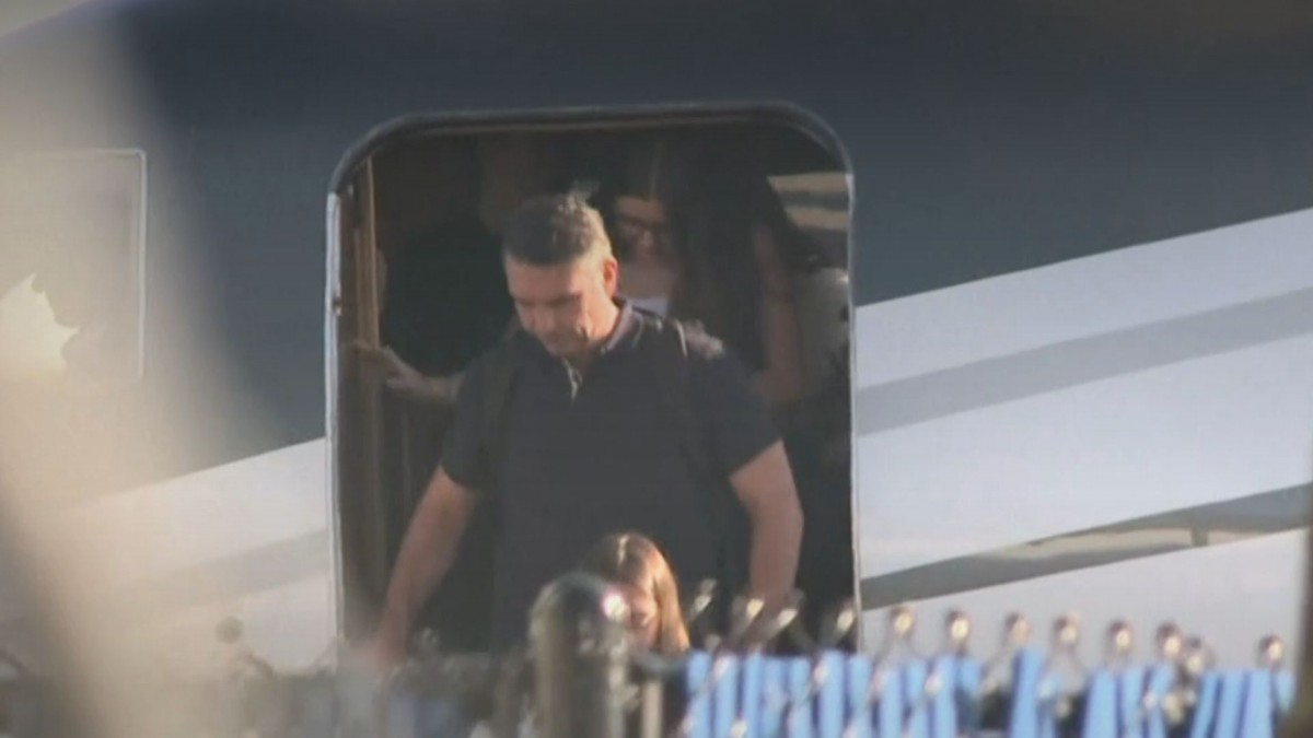 Flávio Bolsonaro llega a EEUU: Video lo muestra arribando a Miami tras escapar de Brasil