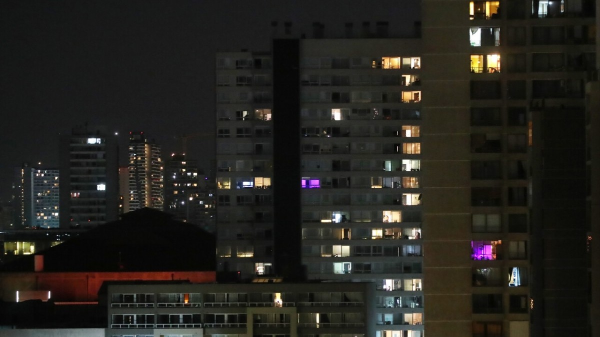 Hasta casi 9 horas: Enel programó cortes de luz en sectores de siete comunas de la RM para este viernes
