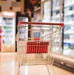 Debido a que ninguno de estos feriados es irrenunciable, no existe una obligación general de cierre para los supermercados, por lo que podrán funcionar durante el sábado y el domingo.