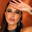 Yamila Reyna manifestó su indignación luego de que el cantante Américo participara de manera telemática en la instancia judicial realizada en San Javier. La audiencia fue reprogramada para el próximo viernes 6 de noviembre.