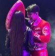 Un registro captado durante la Teletón en Villarrica llamó la atención de los seguidores de ambos artistas. La cuenta de Teletón Chile compartió el momento en Instagram y bromeó con que algunos aseguraban que se trataba de inteligencia artificial.