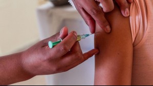 Minsal alerta por más de 140 mil niños que no tienen sus vacunas contra el sarampión: Cómo revisar si a tu hijo le faltan dosis