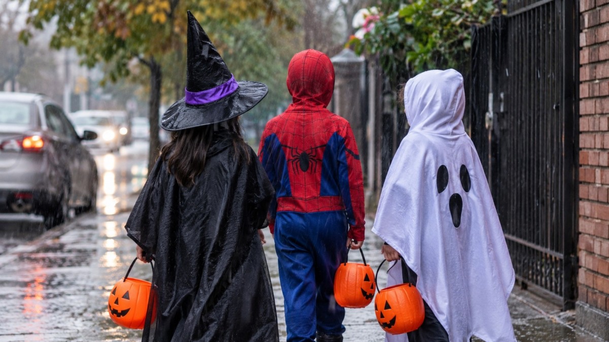 Halloween bajo la lluvia en Santiago: Jaime Leyton advierte chubascos de "una notoria intensidad"