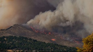 Alerta Roja por incendio forestal en Pudahuel: Fuego amenaza sectores habitados