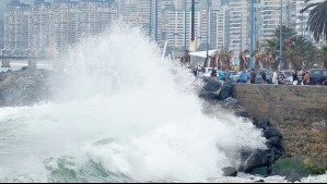 Armada de Chile ante marejadas en las costas del país: '¡Evita transitar por el borde costero y roqueríos!'