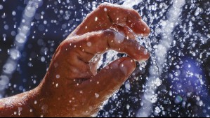 Consumo per cápita de agua retrocedió 25% en los últimos 20 años en la Región Metropolitana