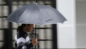 El pronóstico de Jaime Leyton para este lunes: Sistema frontal trae chubascos en el sur y el calor sigue en Santiago