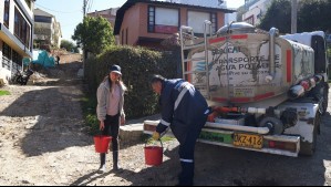 'Báñense en pareja': Alcalde de Bogotá anuncia racionamiento de agua y lanza polémica recomendación