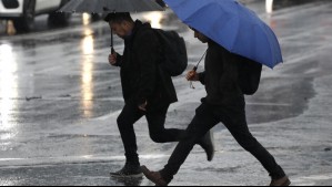 Se vienen chubascos para la Región Metropolitana y otras tres regiones este fin de semana