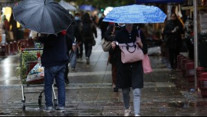 Bajón de temperaturas y precipitaciones en la Región Metropolitana: Así estará el tiempo este fin de semana