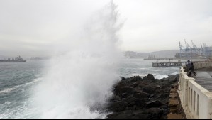 Marejadas, fuertes vientos y cielos nublados en Valparaíso el fin de semana
