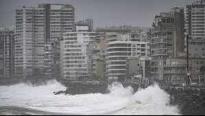 Fuertes vientos se mantendrán hasta la noche de este viernes en siete regiones: Revisa los sectores afectados