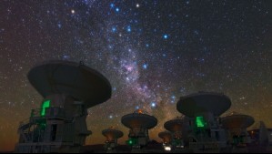 Vista desde el desierto de Atacama: Así luce la galaxia similar a la Vía Láctea más distante observada hasta ahora