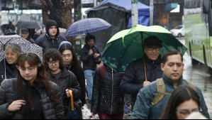 Chubascos en Región Metropolitana y viento de 80 km/h en estas ciudades: Así serán las precipitaciones de este viernes