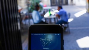 'Calor infernal' en Santiago: Alejandro Sepúlveda advierte que este lunes 'las temperaturas podrían superar los 35°C'