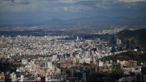 Anuncian chubascos y vientos de hasta 45 km/h para la RM: Alejandro Sepúlveda adelanta cuál sería la única zona afectada