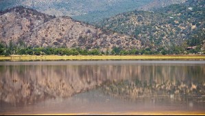 Renacimiento de la Laguna de Aculeo: Así luce este humedal urbano de la Región Metropolitana tras recuperar su agua