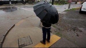 Así serán las lluvias de este jueves en nueve regiones: Pronostican tormentas eléctricas y viento en estas localidades