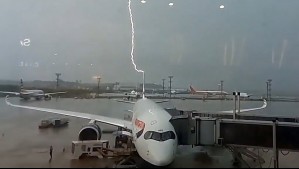 Rayos impactan en avión en plena tormenta eléctrica: Tuvo que ser reparado para cumplir su ruta