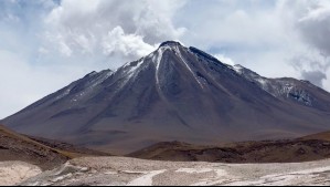 Radiografía a los volcanes de Chile: Monitoreo, riesgos y efectos del cambio climático Radiografía a los volcanes de Chile: Monitoreo, riesgos y efectos del cambio climático
