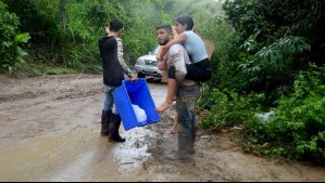 'Se transforma en un río': Intensas lluvias en Ecuador cobran dos víctimas fatales y daños materiales 'Se transforma en un río': Intensas lluvias en Ecuador cobran dos víctimas fatales y daños materiales