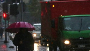 Así serán las lluvias de este domingo: Pronostican chubascos y viento de hasta 80 km/h en estas ciudades