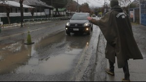 Este fenómeno traerá chubascos a la Región Metropolitana el domingo: 'Algunas gotitas se podrían escapar al interior'