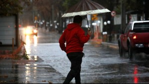 A partir de esta hora lloverá en la zona central: 'En la Región Metropolitana el mayor impacto será el lunes'