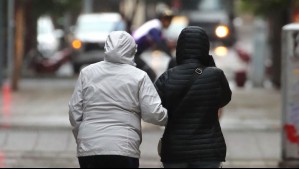 Drástico cambio del tiempo en Santiago para este sábado: Disminución de la máxima y probables 'gotitas' en precordillera