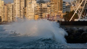 Nuevo aviso por marejadas desde Arica hasta Aysén: Fuerte oleaje afectará las costas desde este día