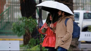 'Hasta 10 mm en los valles centrales de la Región Metropolitana': Declaran alerta temprana en 10 comunas