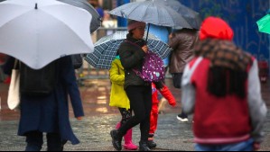 Pronostican lloviznas para estos sectores de la Región Metropolitana: 'Un ambiente muy húmedo, muy fresco y muy gris'