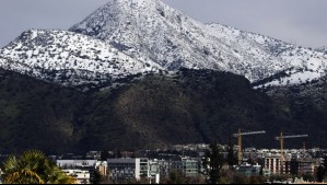 Nevadas en la zona central: Viento de 60 km/h y ventiscas se esperan en la Región Metropolitana