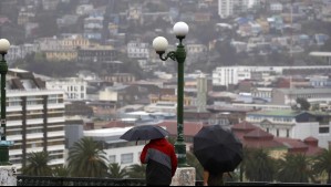 'Podría ser una precipitación intensa': Caerían de 15 a 25 mm de agua 'en pocas horas' en este sector de Valparaíso