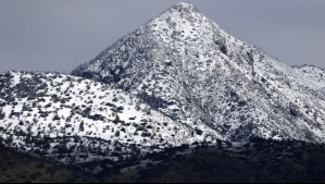 'La mitad con nieve y la otra con lluvia': Pronostican nevadas para la cordillera central a partir de esta altura