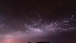 Tormentas eléctricas alcanzarán el valle de la Región Metropolitana: Esperan granizos en Ñuble y Biobío