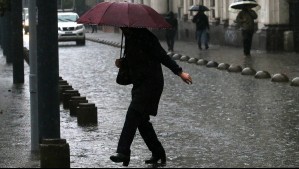 'Hay probabilidad de chubascos en Santiago': Potente río atmosférico provocaría precipitaciones en estas regiones