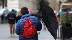 Viento de hasta 80 km/h anuncian para ocho regiones por sistema frontal: Incluye a la Región Metropolitana