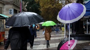 Alerta temprana en 10 comunas de la Región Metropolitana por lluvia y viento: Pronostican hasta 25 mm y 70 km/h