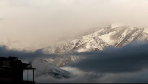 Pronostican nevada de hasta 70 cm en la cordillera de la Región Metropolitana: Advierten por ventisca