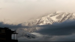 'Se ve mucha nieve': Nuevo frente provocará nevadas en las cordilleras de Santiago y Valparaíso 'Se ve mucha nieve': Nuevo frente provocará nevadas en las cordilleras de Santiago y Valparaíso