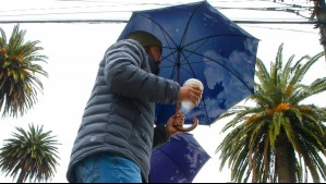 Lloverá en nueve regiones este miércoles: Anuncian nieve y vientos de hasta 90 km/h en estas localidades