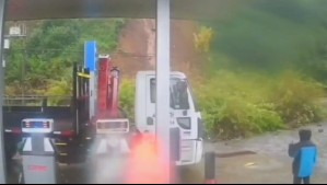 'Deslizamiento de tierra impresionante': Lluvia provoca derrumbe en esta localidad del sur del país