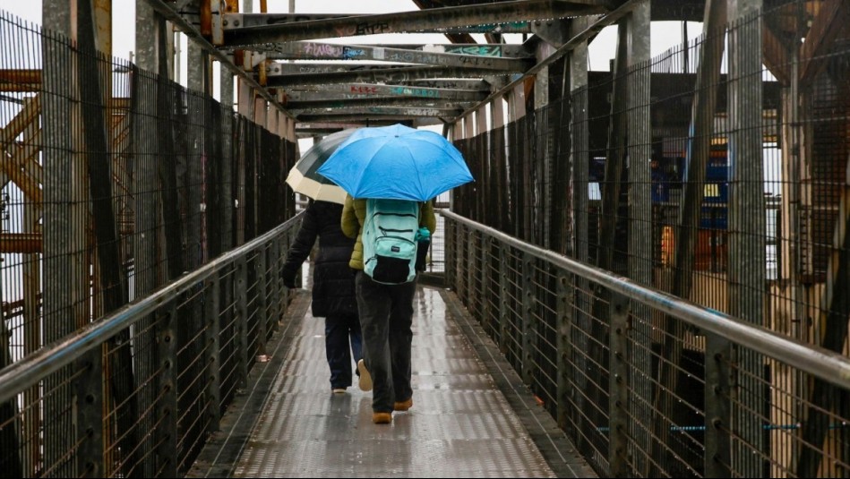 Una fábrica de lluvias frente a la costa de Chile: Zona de ciclogénesis provocaría un tren de sistemas frontales