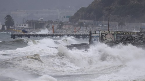 Marejadas se extenderán hasta este lunes: Nuevo análisis prevé que seguirá el fuerte oleaje en estas 14 regiones