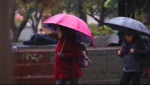 Anuncian un nuevo sistema frontal para el fin de semana: Esta en la cantidad de lluvia que dejaría en Santiago Anuncian un nuevo sistema frontal para el fin de semana: Esta en la cantidad de lluvia que dejaría en Santiago