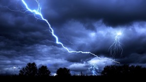 Biobío está bajo alerta: Lluvia, tormentas eléctricas, rachas de 80 km/h y hasta granizos a partir de este momento Biobío está bajo alerta: Lluvia, tormentas eléctricas, rachas de 80 km/h y hasta granizos a partir de este momento