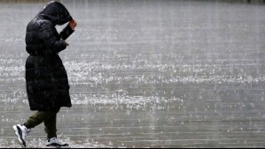 'Ahora son tres días de precipitación en Santiago': Desde esta hora lloverá con más intensidad según Alejandro Sepúlveda